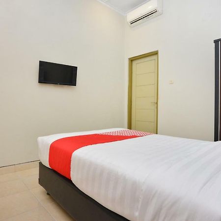 Oyo 743 Garden Guesthouse Maguwo Экстерьер фото