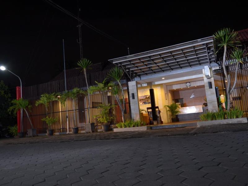 Oyo 743 Garden Guesthouse Maguwo Экстерьер фото