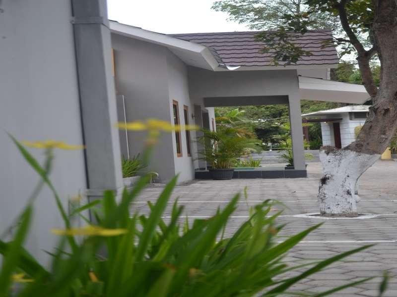 Oyo 743 Garden Guesthouse Maguwo Экстерьер фото