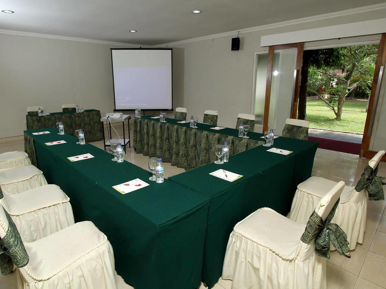 Oyo 743 Garden Guesthouse Maguwo Экстерьер фото