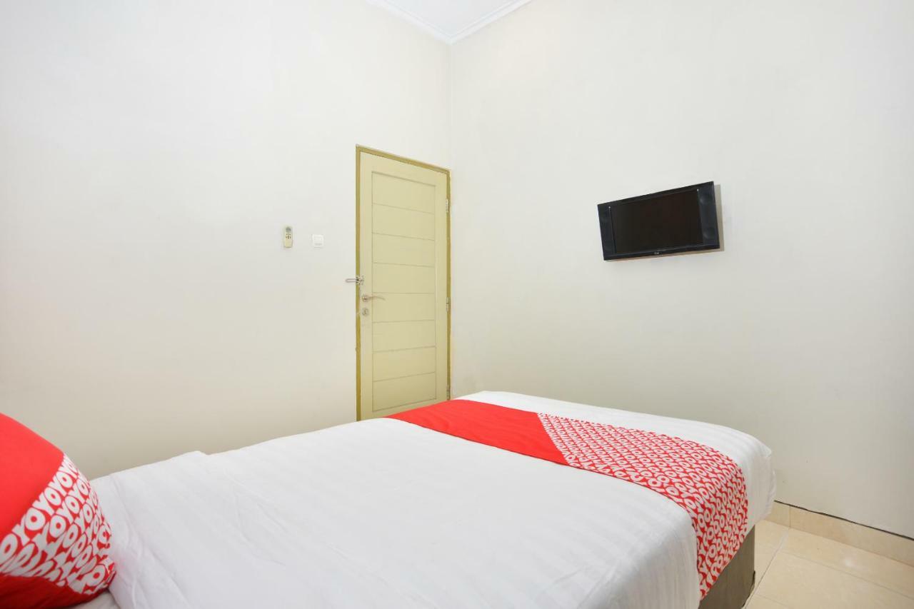 Oyo 743 Garden Guesthouse Maguwo Экстерьер фото