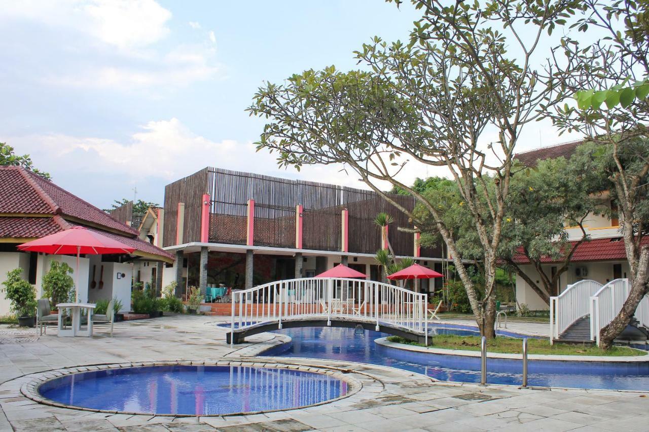 Oyo 743 Garden Guesthouse Maguwo Экстерьер фото