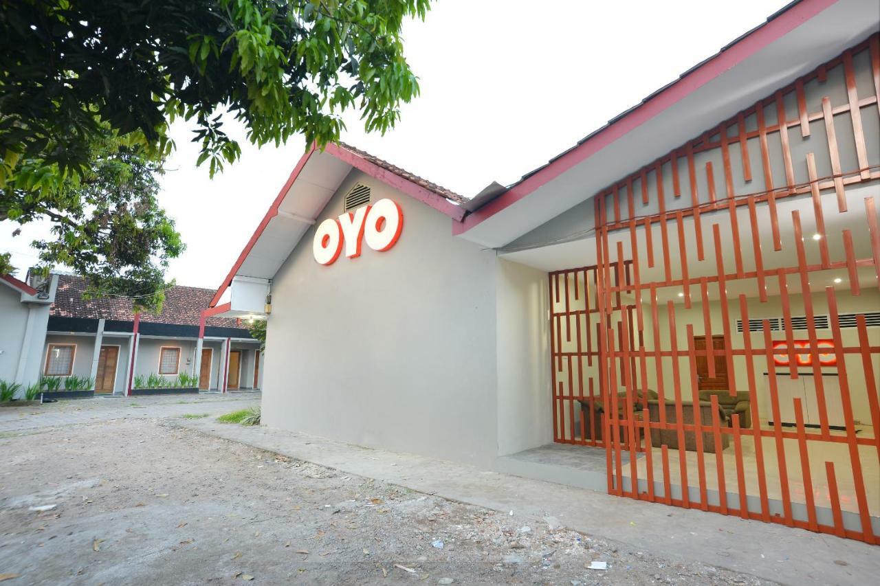 Oyo 743 Garden Guesthouse Maguwo Экстерьер фото