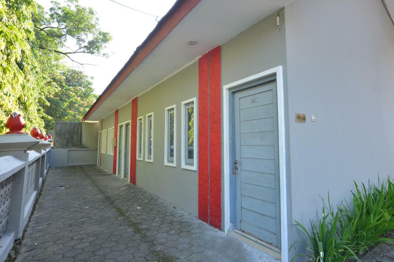 Oyo 743 Garden Guesthouse Maguwo Экстерьер фото