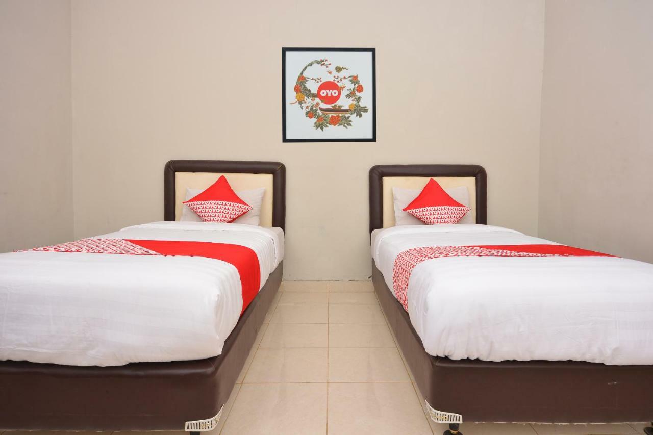 Oyo 743 Garden Guesthouse Maguwo Экстерьер фото